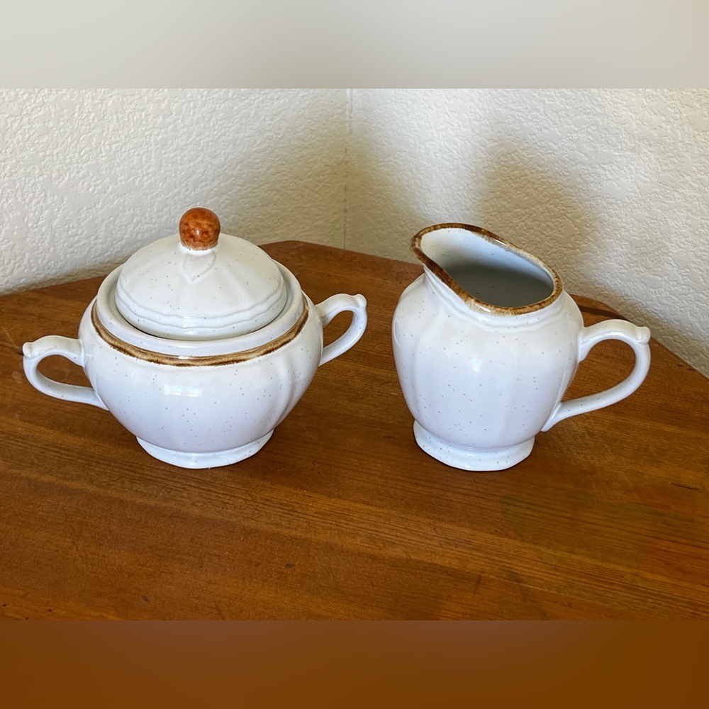 Vintage Americana Hearthside Stoneware Sugar Bowl And Creamer Set